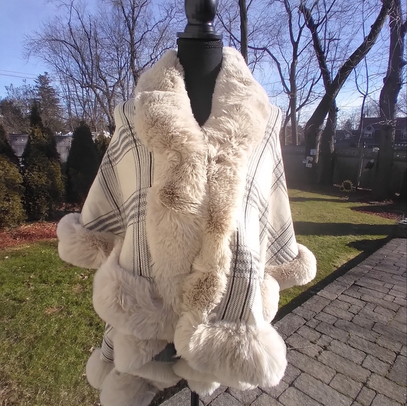 🌱🌾Spring Fling WHITE PLAID Wrap Jacket w/faux fur accents 🌾🌱😲 - Picture 7 of 12